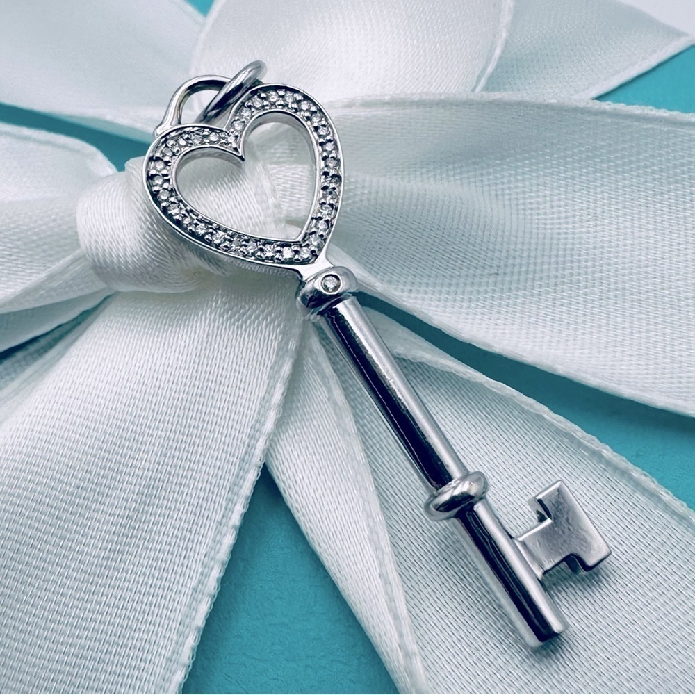 Tiffany & Co. MEDIUM Diamond Heart Key Charm in 18K White Gold with Packaging